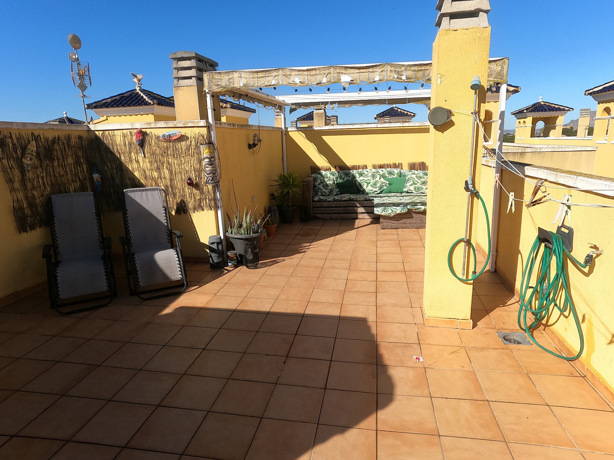 For sale - 2 Bedroom 1 Bathroom Top Floor Apartment in Algorfa - Algorfa Centro  - Alicante