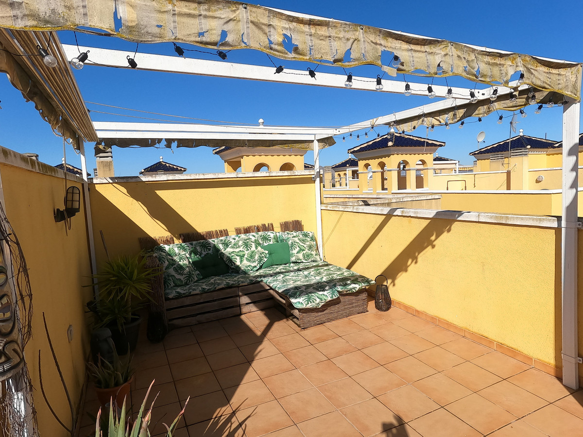 For sale - 2 Bedroom 1 Bathroom Top Floor Apartment in Algorfa - Algorfa Centro  - Alicante