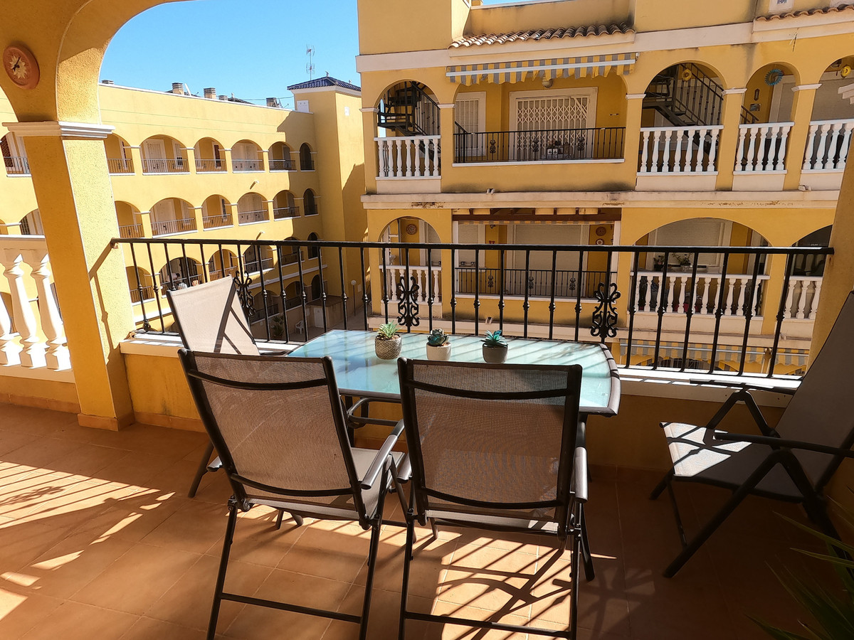 For sale - 2 Bedroom 1 Bathroom Top Floor Apartment in Algorfa - Algorfa Centro  - Alicante