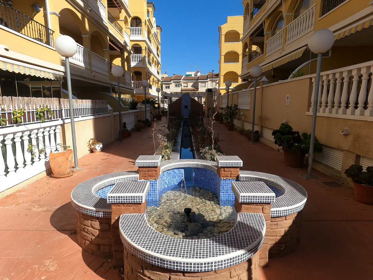 For sale - 2 Bedroom 1 Bathroom Top Floor Apartment in Algorfa - Algorfa Centro  - Alicante