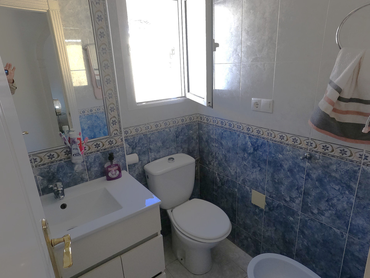 For sale - 2 Bedroom 1 Bathroom Top Floor Apartment in Algorfa - Algorfa Centro  - Alicante