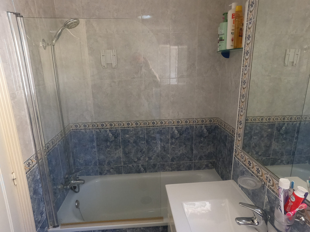 For sale - 2 Bedroom 1 Bathroom Top Floor Apartment in Algorfa - Algorfa Centro  - Alicante