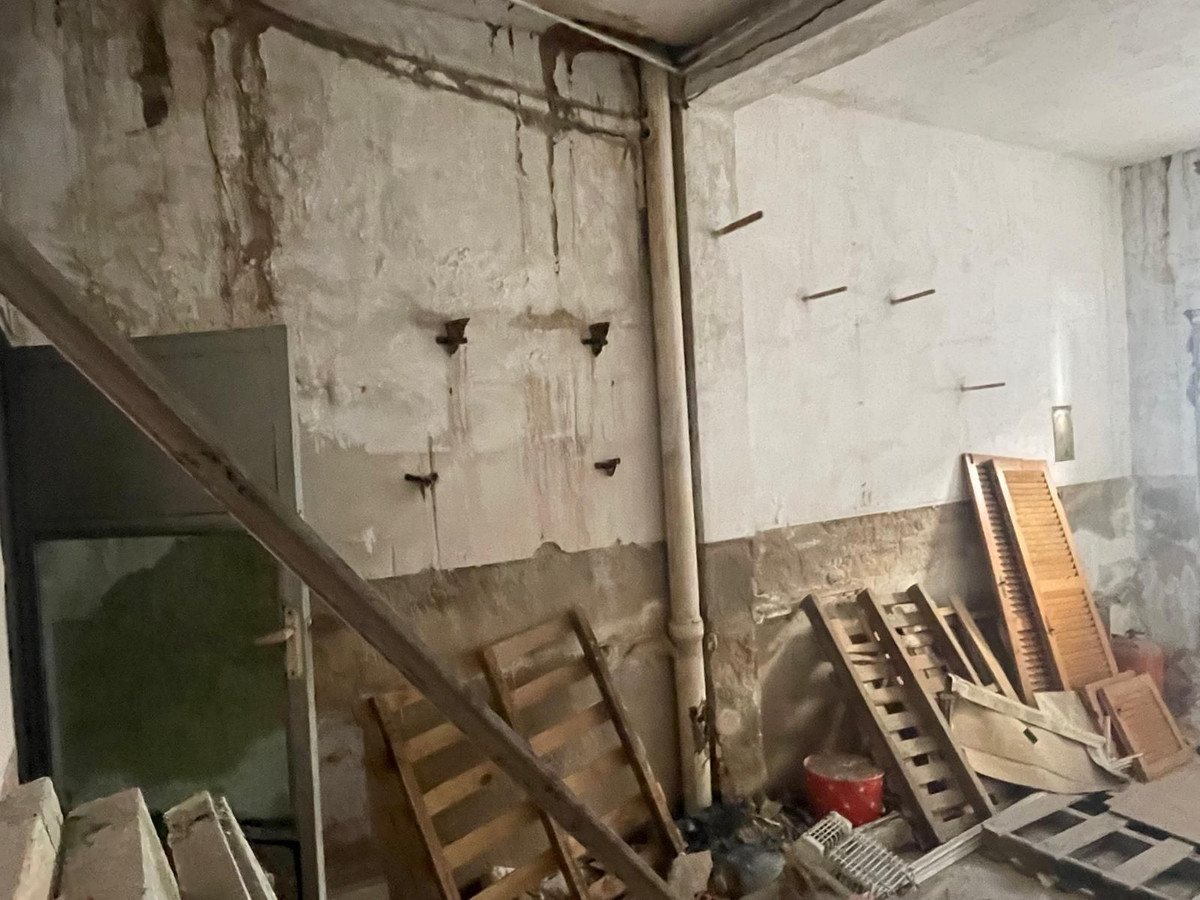 For sale - 4 Bedroom 2 Bathroom House - Semi-Detached House in Dolores - Dolores Centro  - Alicante