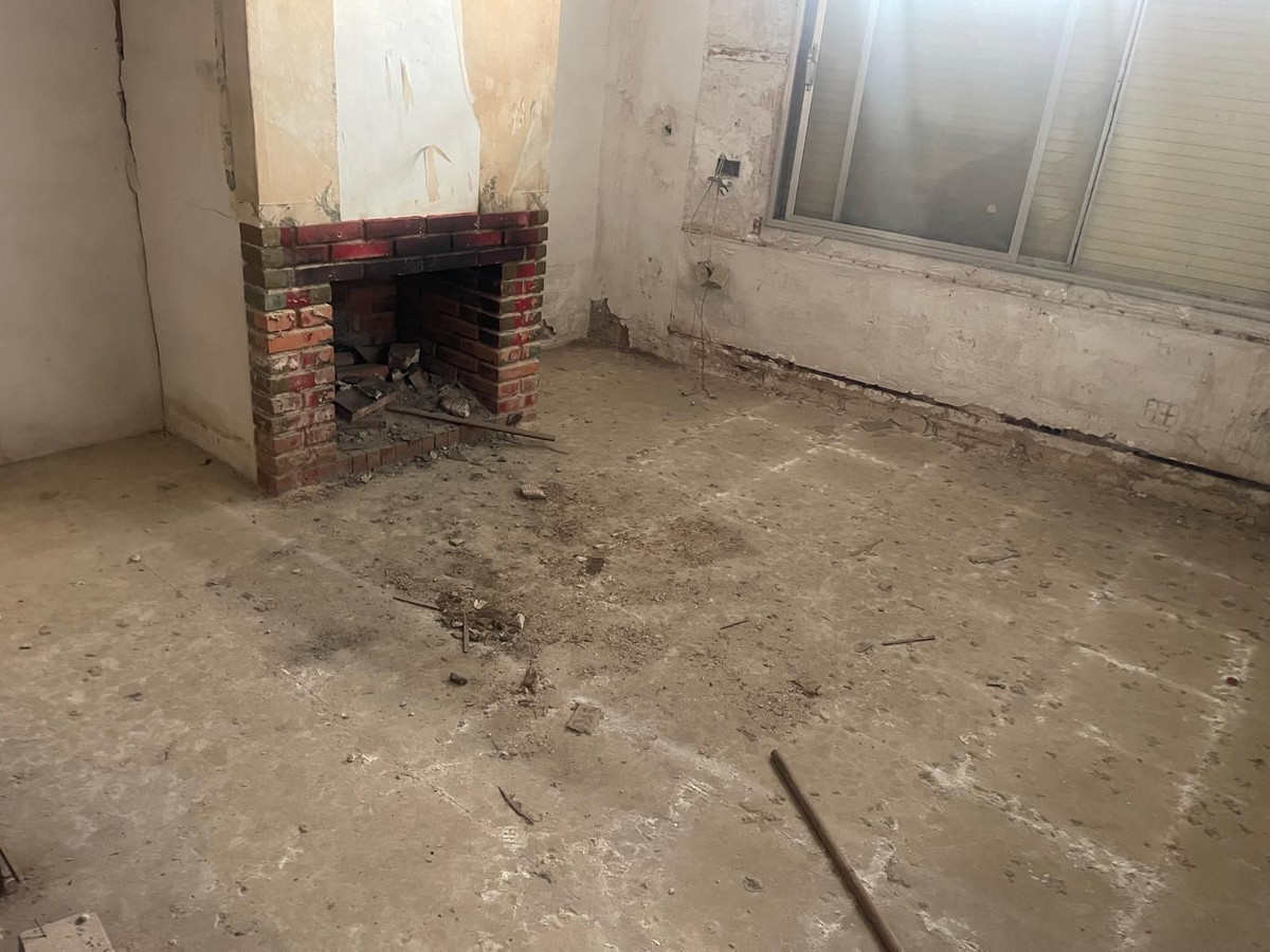 For sale - 4 Bedroom 2 Bathroom House - Semi-Detached House in Dolores - Dolores Centro  - Alicante