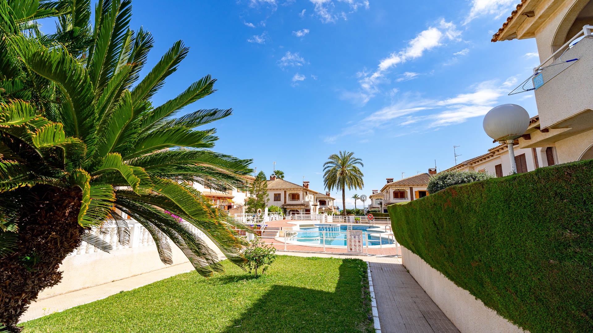 Sold - 2 Bedroom 1 Bathroom Apartament in Punta Prima - Punta Prima  - Alicante