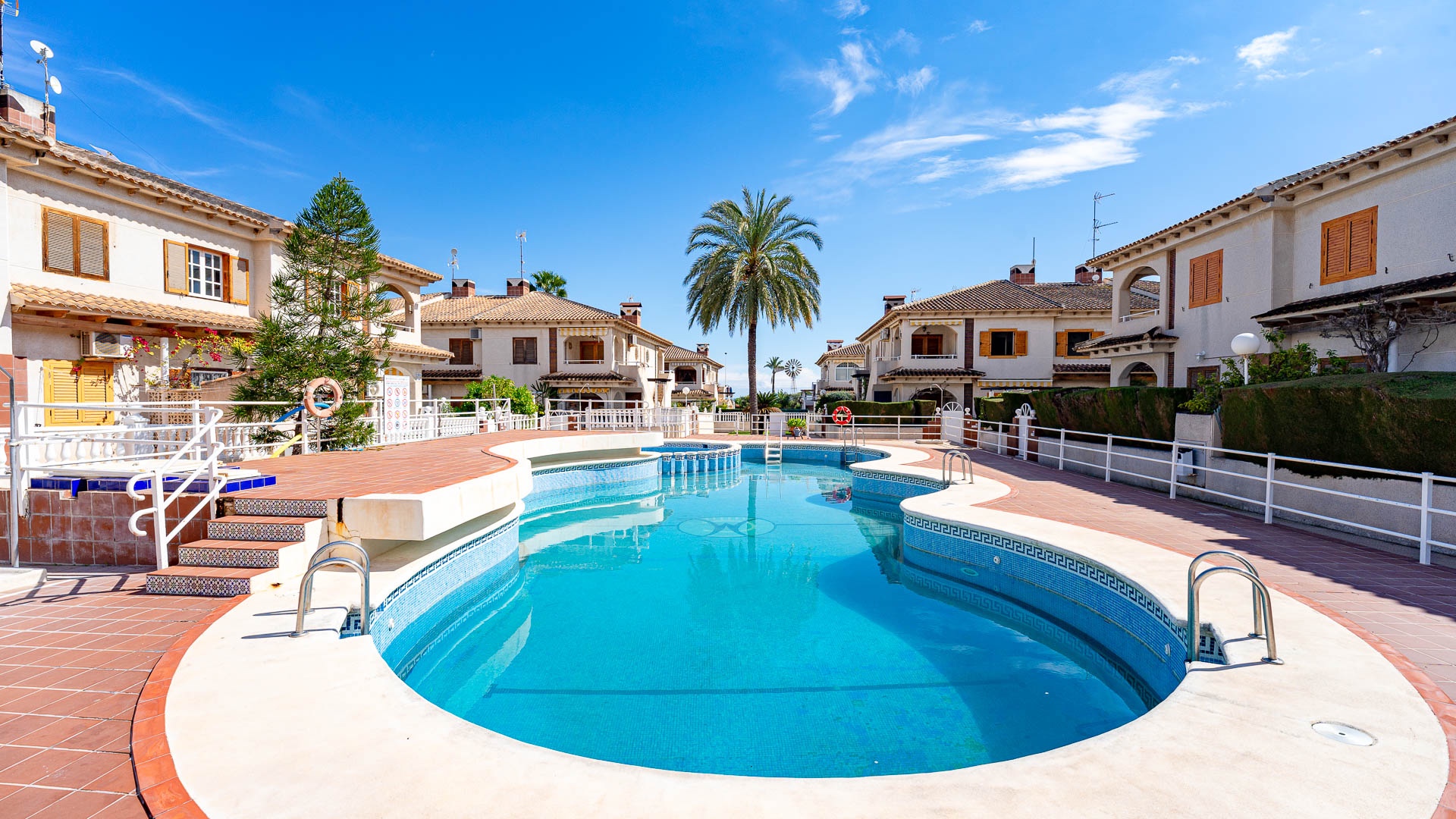 Sold - 2 Bedroom 1 Bathroom Apartament in Punta Prima - Punta Prima  - Alicante