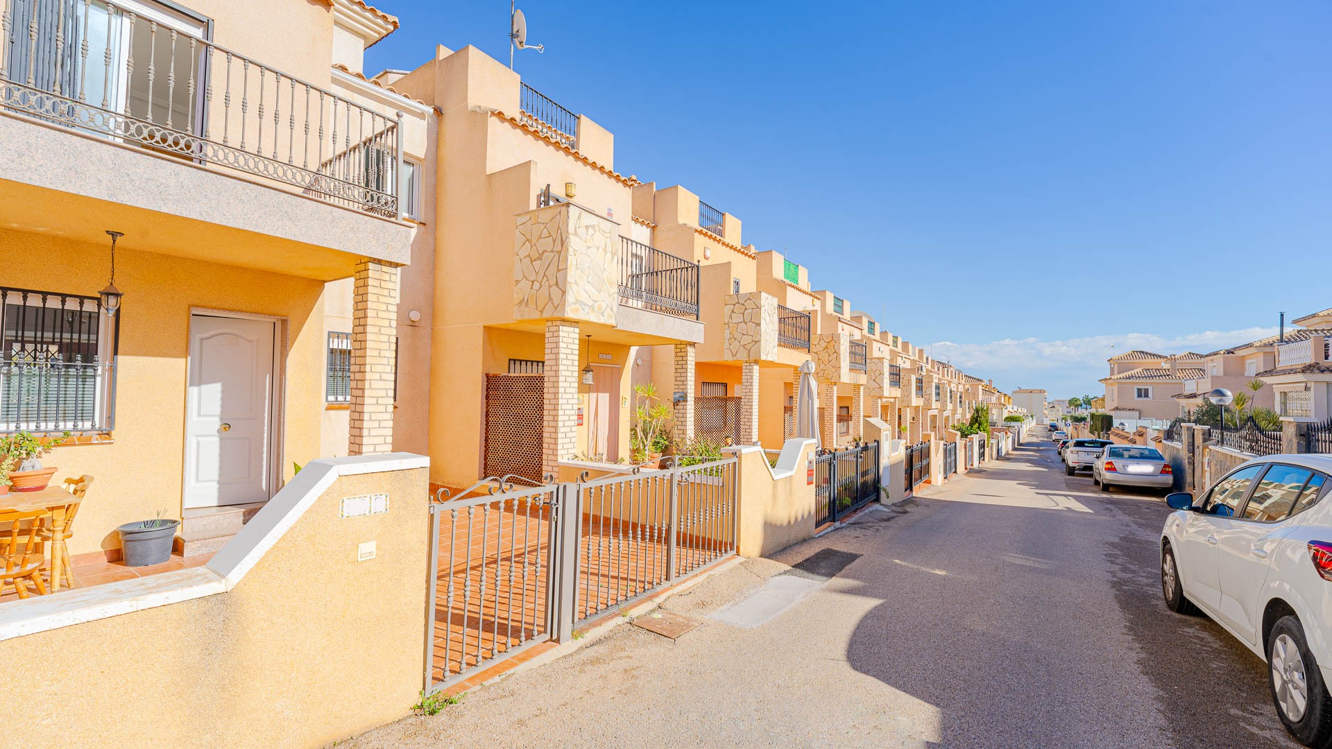 For sale - 2 Bedroom 1 Bathroom Townhouse in Punta Prima - Punta Prima  - Alicante