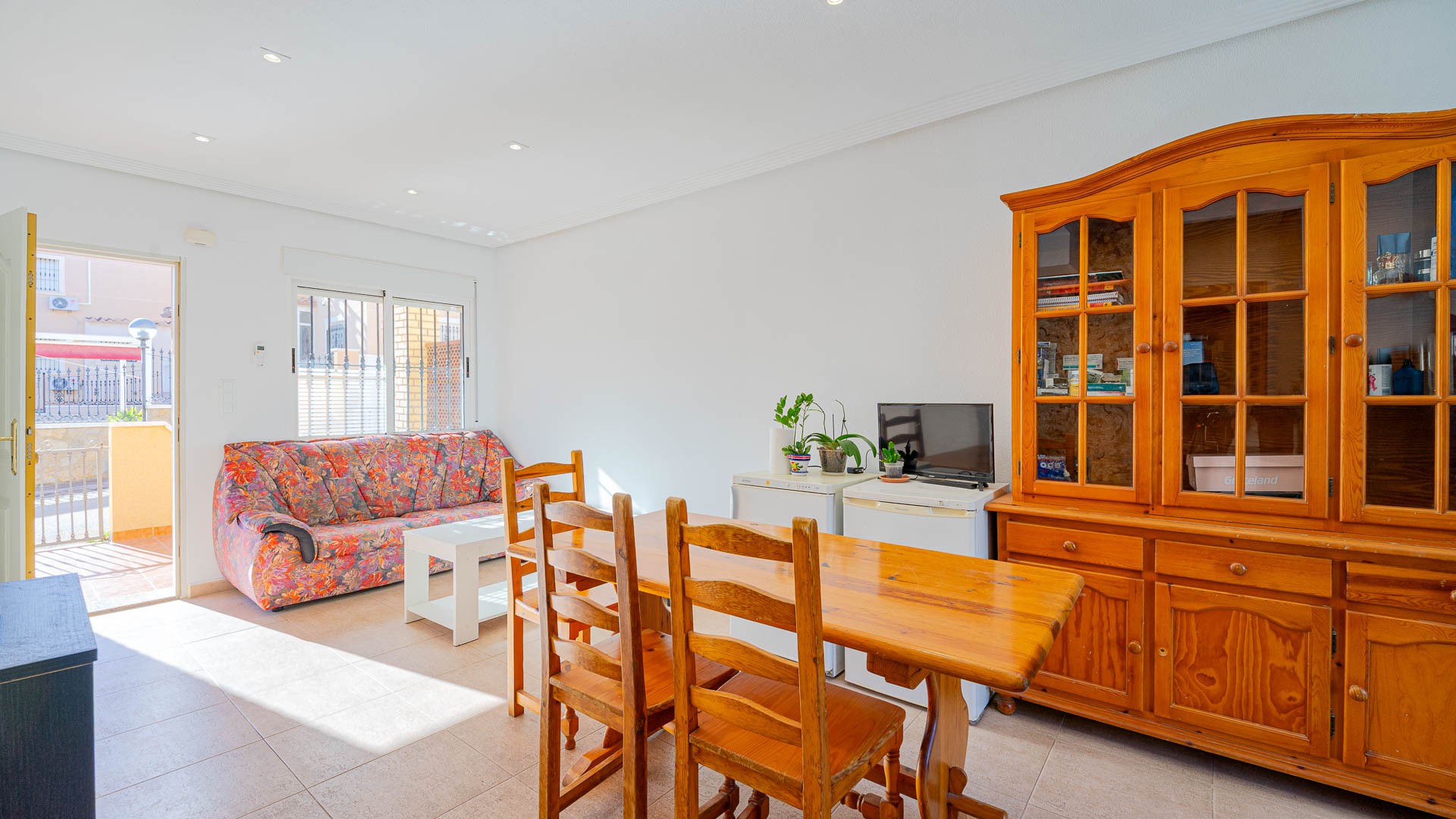 For sale - 2 Bedroom 1 Bathroom Townhouse in Punta Prima - Punta Prima  - Alicante