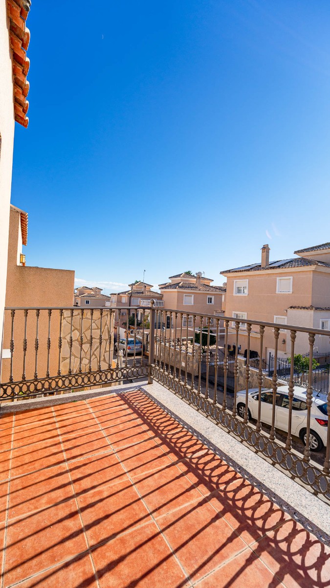 For sale - 2 Bedroom 1 Bathroom Townhouse in Punta Prima - Punta Prima  - Alicante