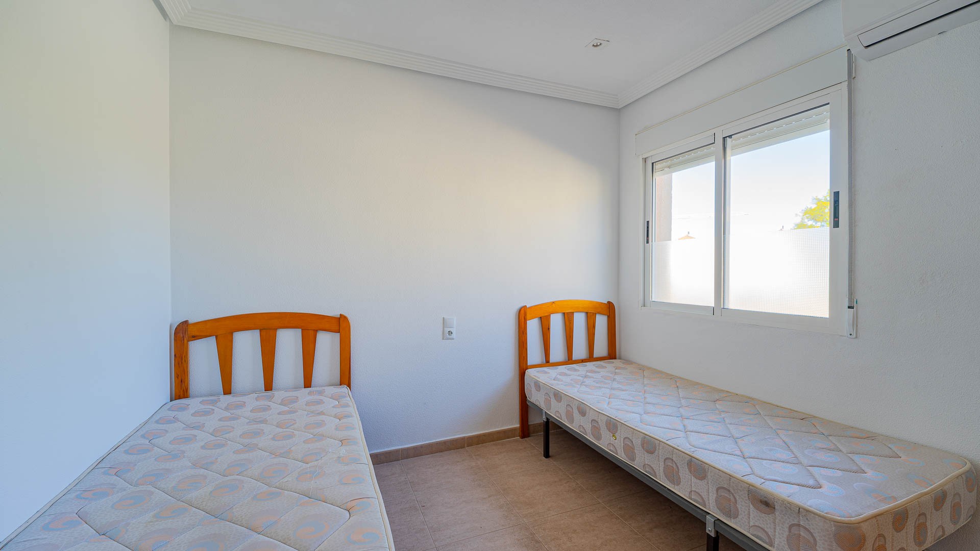 For sale - 2 Bedroom 1 Bathroom Townhouse in Punta Prima - Punta Prima  - Alicante