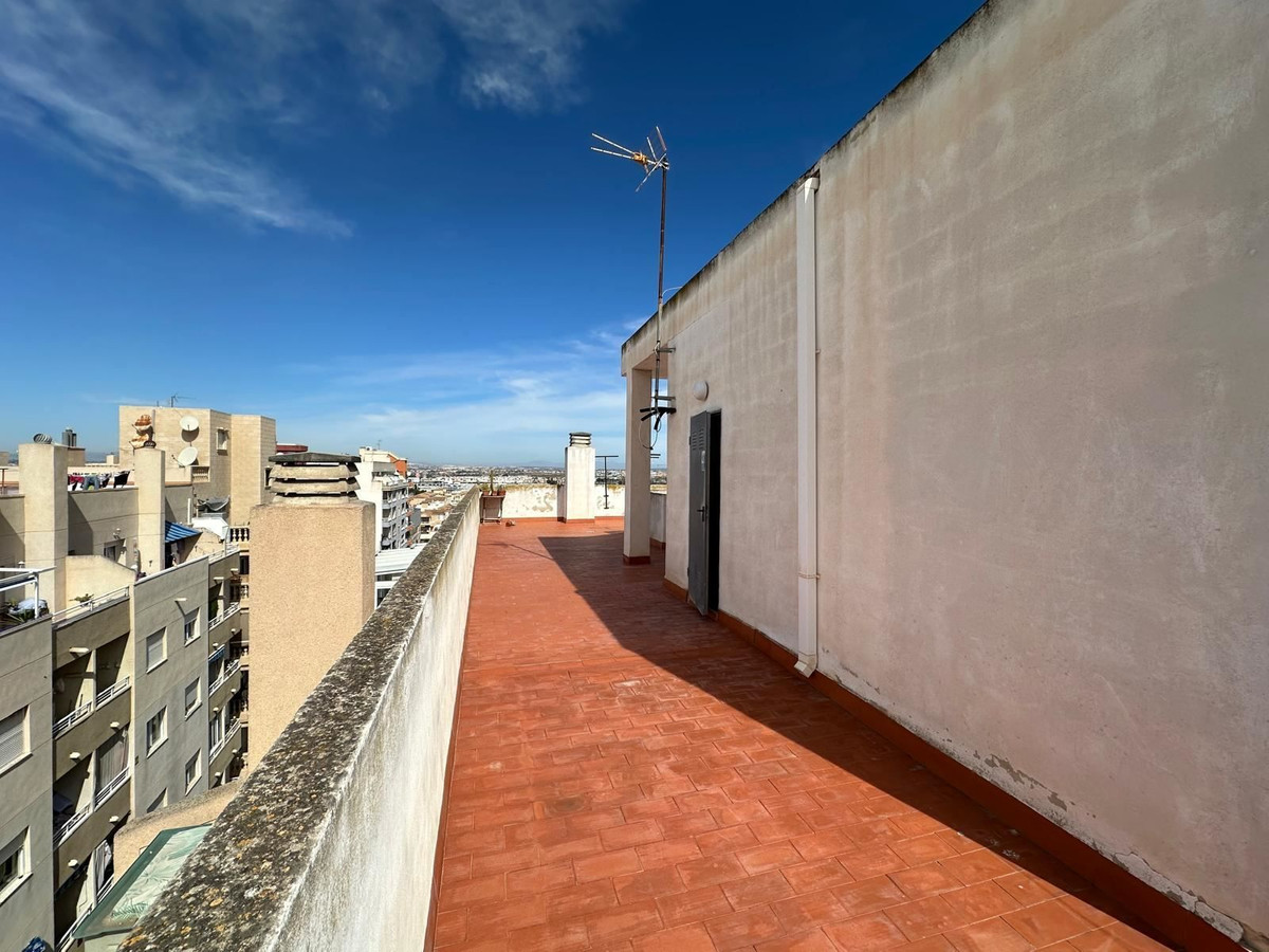 For sale - 2 Bedroom 1 Bathroom Apartment - Top Floor Apartment in Torrevieja - Torrevieja Centro  - Alicante