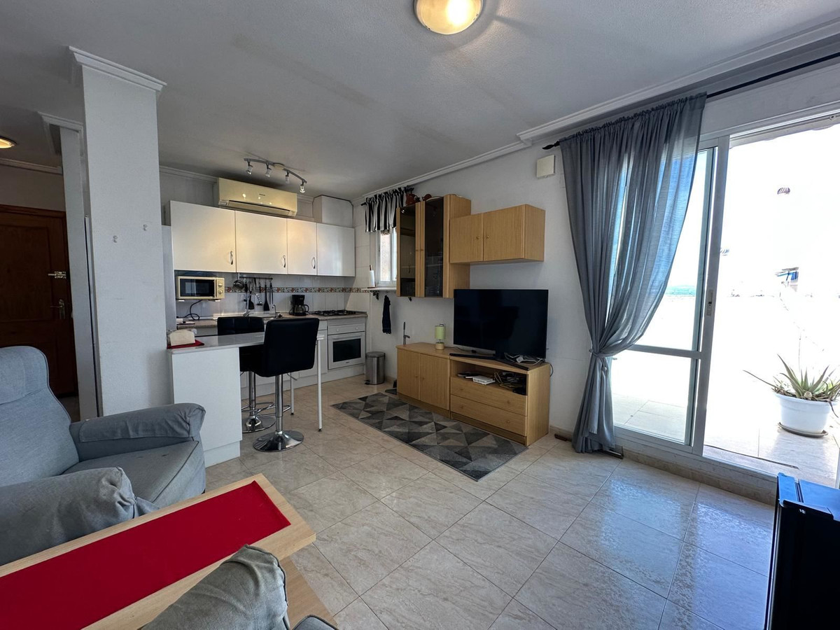 For sale - 2 Bedroom 1 Bathroom Apartment - Top Floor Apartment in Torrevieja - Torrevieja Centro  - Alicante