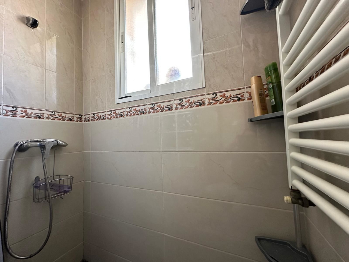 For sale - 2 Bedroom 1 Bathroom Apartment - Top Floor Apartment in Torrevieja - Torrevieja Centro  - Alicante