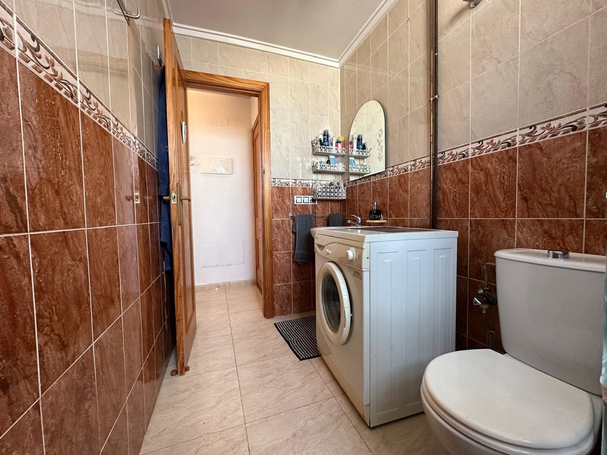 For sale - 2 Bedroom 1 Bathroom Apartment - Top Floor Apartment in Torrevieja - Torrevieja Centro  - Alicante