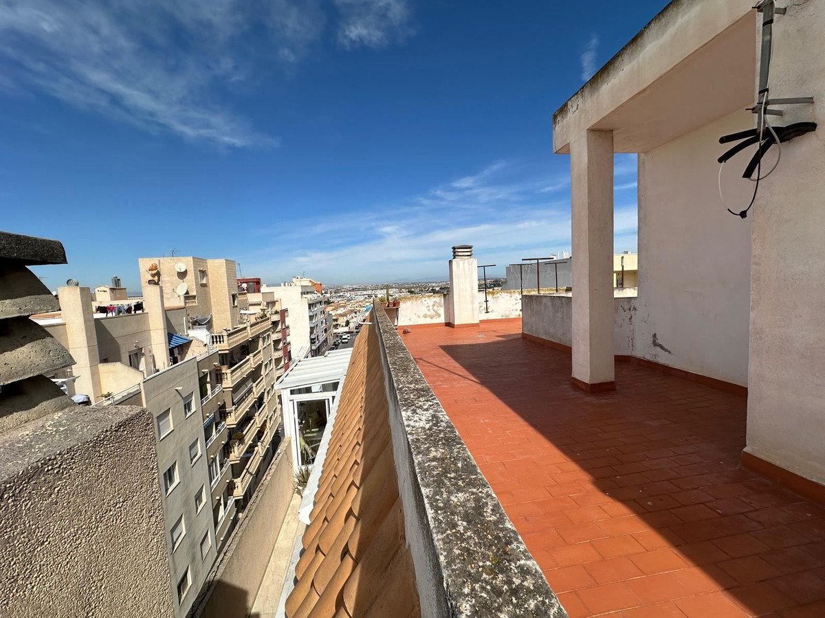 For sale - 2 Bedroom 1 Bathroom Apartment - Top Floor Apartment in Torrevieja - Torrevieja Centro  - Alicante