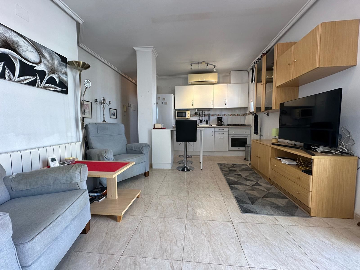 For sale - 2 Bedroom 1 Bathroom Apartment - Top Floor Apartment in Torrevieja - Torrevieja Centro  - Alicante
