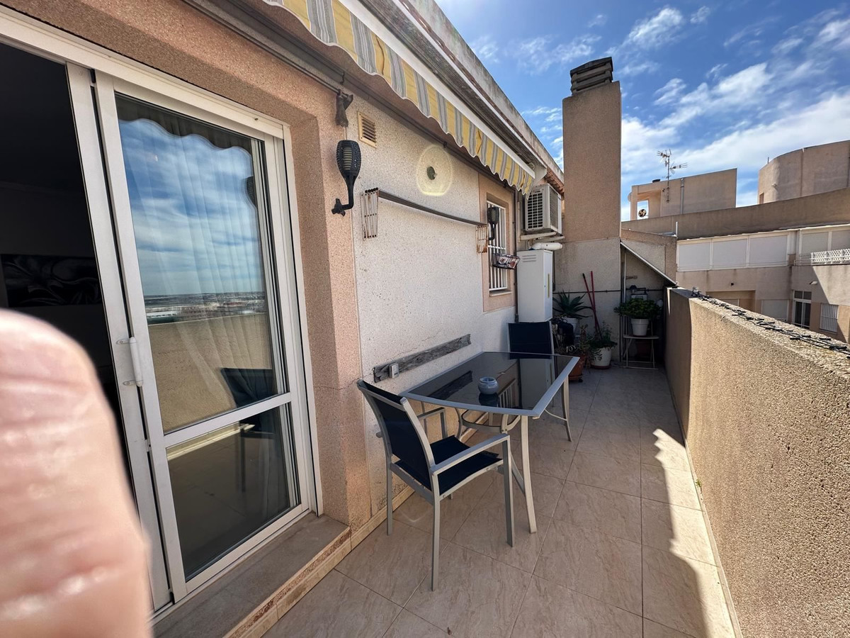 For sale - 2 Bedroom 1 Bathroom Apartment - Top Floor Apartment in Torrevieja - Torrevieja Centro  - Alicante