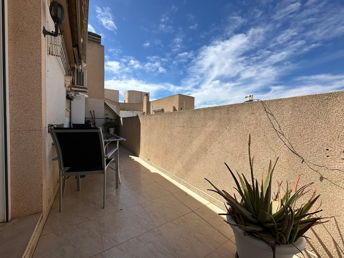 For sale - 2 Bedroom 1 Bathroom Apartment - Top Floor Apartment in Torrevieja - Torrevieja Centro  - Alicante