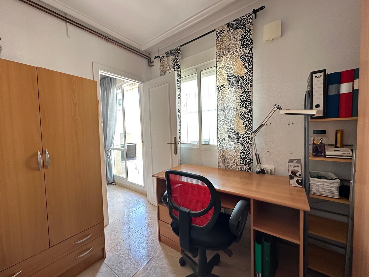 For sale - 2 Bedroom 1 Bathroom Apartment - Top Floor Apartment in Torrevieja - Torrevieja Centro  - Alicante