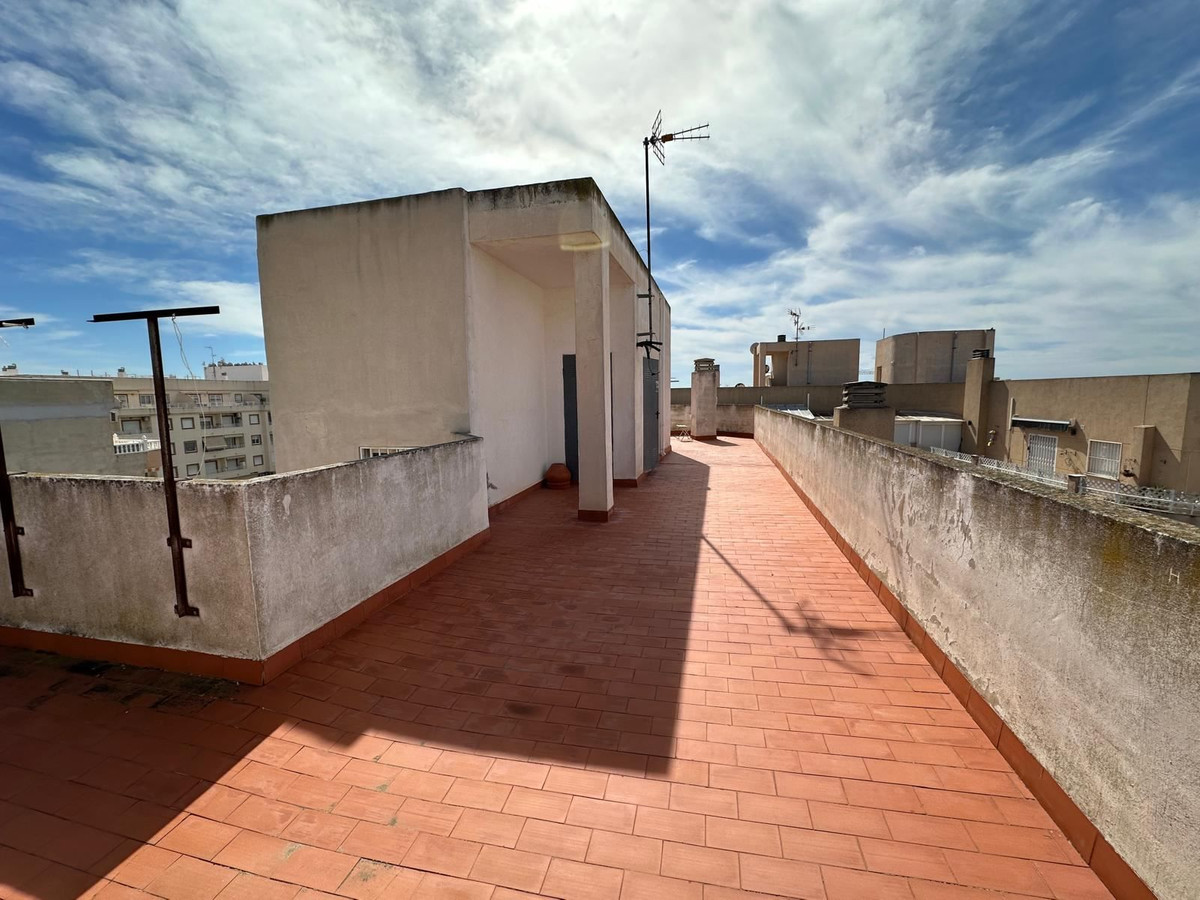 For sale - 2 Bedroom 1 Bathroom Apartment - Top Floor Apartment in Torrevieja - Torrevieja Centro  - Alicante