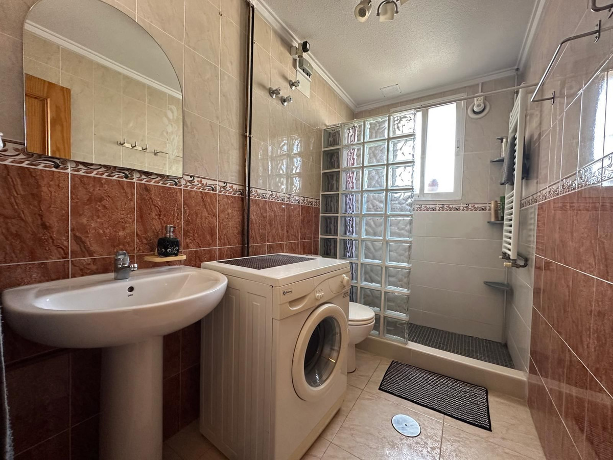 For sale - 2 Bedroom 1 Bathroom Apartment - Top Floor Apartment in Torrevieja - Torrevieja Centro  - Alicante