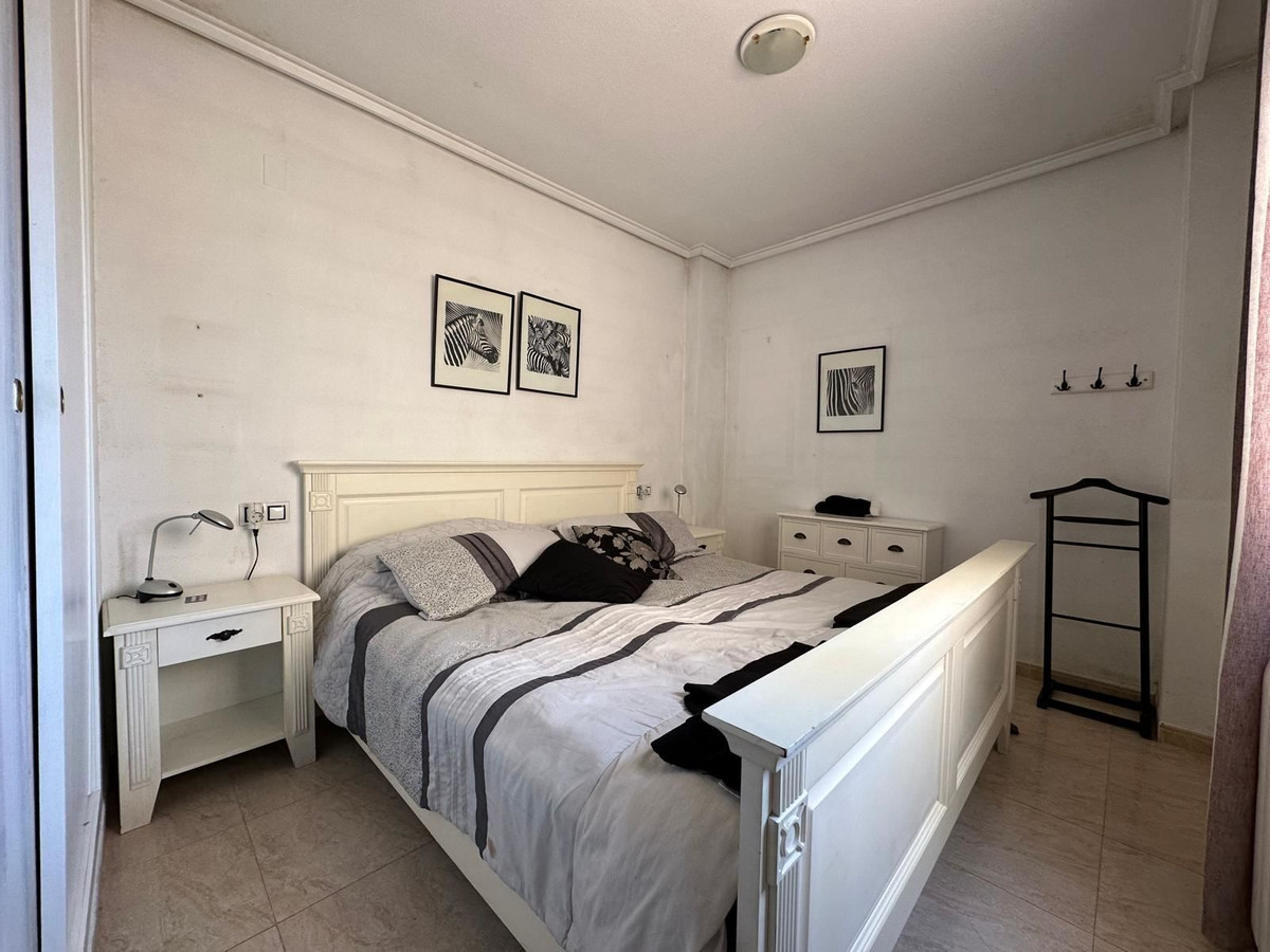 For sale - 2 Bedroom 1 Bathroom Apartment - Top Floor Apartment in Torrevieja - Torrevieja Centro  - Alicante