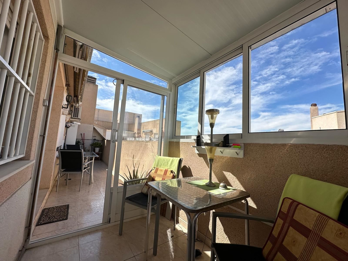 For sale - 2 Bedroom 1 Bathroom Apartment - Top Floor Apartment in Torrevieja - Torrevieja Centro  - Alicante