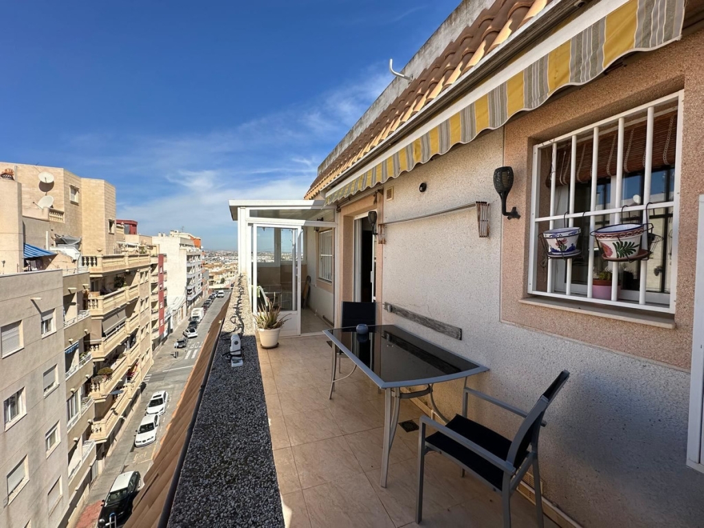 2 Bedroom 1 Bathroom Apartment - Top Floor Apartment in Torrevieja