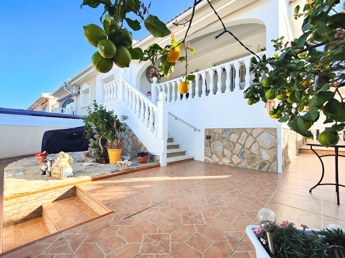 For sale - 2 Bedroom 2 Bathroom House - Detached Villa in Rojales - Ciudad Quesada  - Alicante