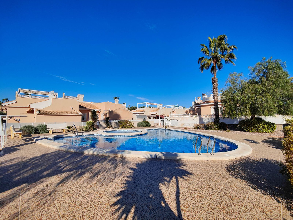 For sale - 2 Bedroom 2 Bathroom House - Detached Villa in Rojales - Ciudad Quesada  - Alicante