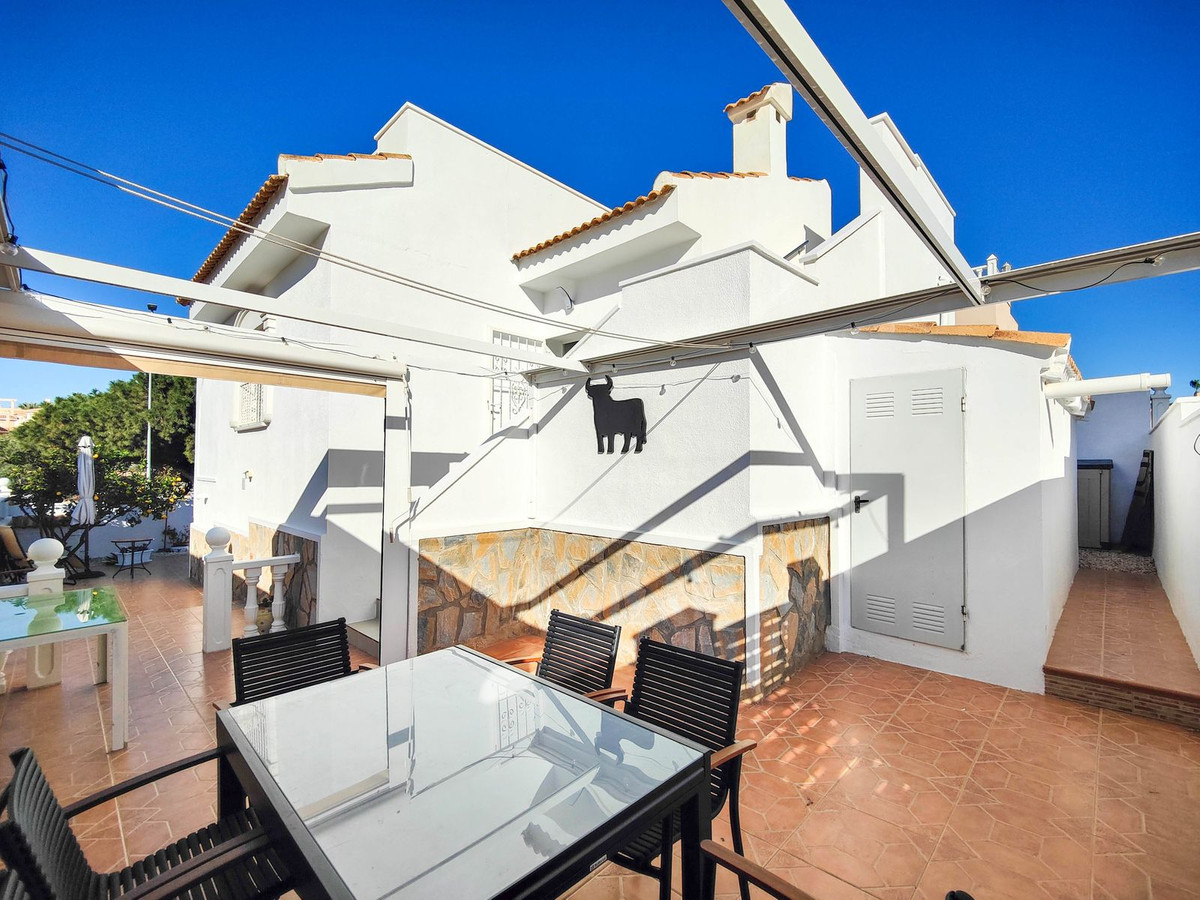 For sale - 2 Bedroom 2 Bathroom House - Detached Villa in Rojales - Ciudad Quesada  - Alicante