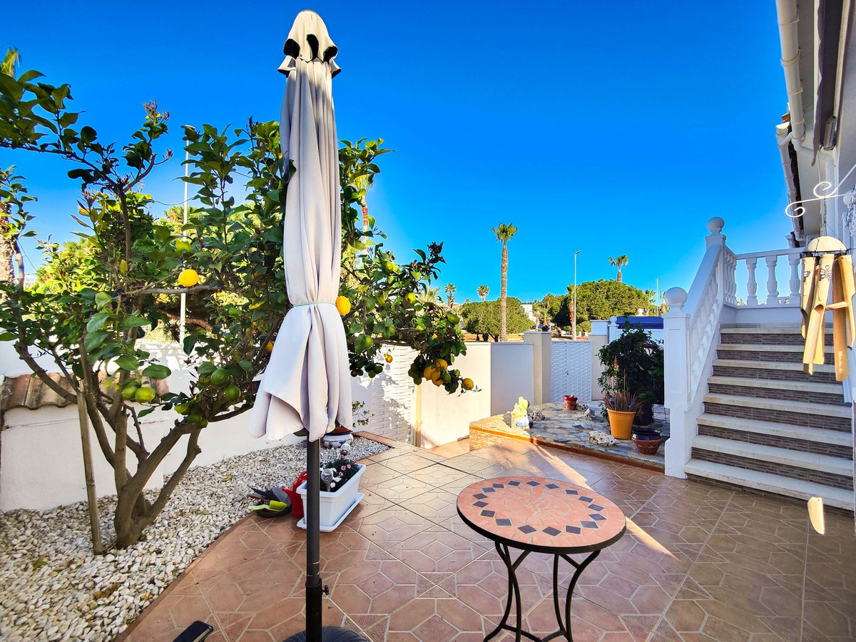 For sale - 2 Bedroom 2 Bathroom House - Detached Villa in Rojales - Ciudad Quesada  - Alicante