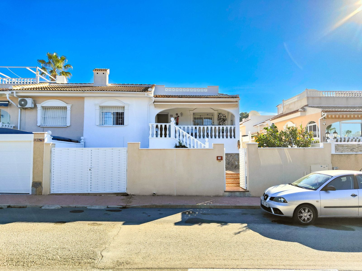 For sale - 2 Bedroom 2 Bathroom House - Detached Villa in Rojales - Ciudad Quesada  - Alicante