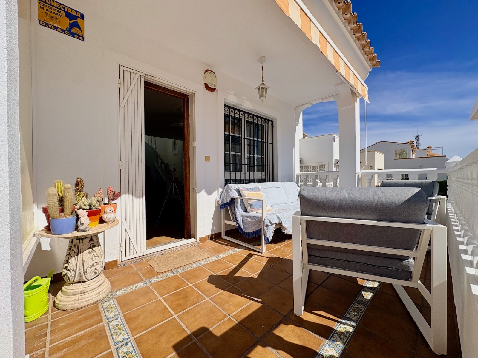 For sale - 3 Bedroom 2 Bathroom Villa in Villamartin - Villamartin  - Alicante