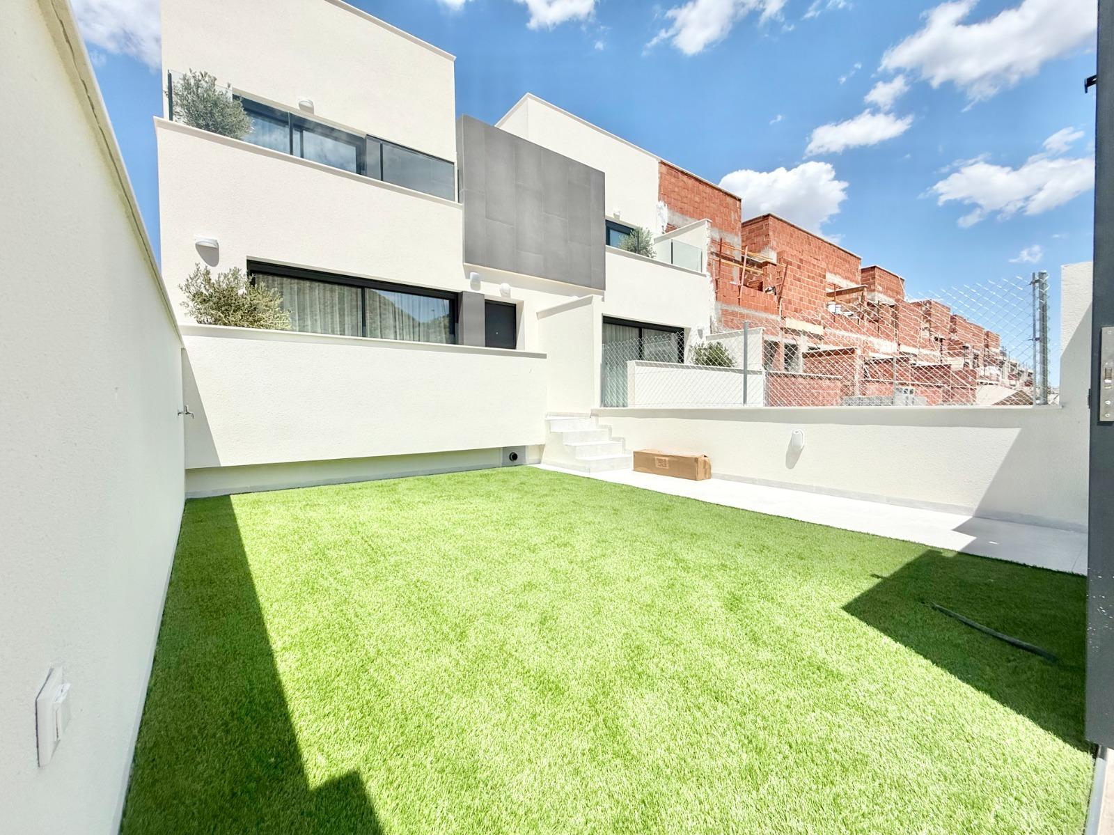 For sale - 2 Bedroom 2 Bathroom Town House in Cox - San Fernando  - Alicante
