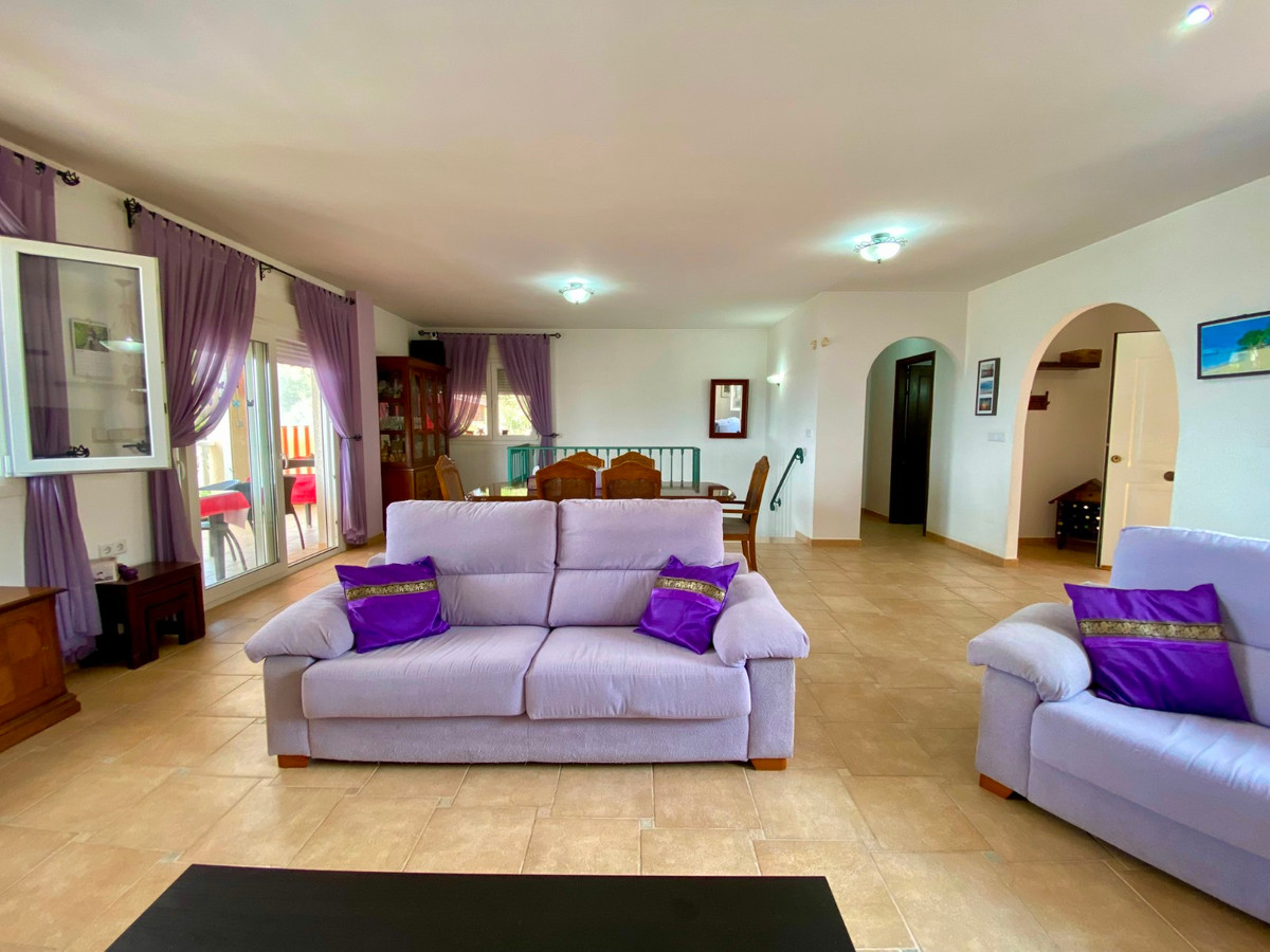 For sale - 3 Bedroom 2 Bathroom House - Detached Villa in Algorfa - Algorfa Centro  - Alicante