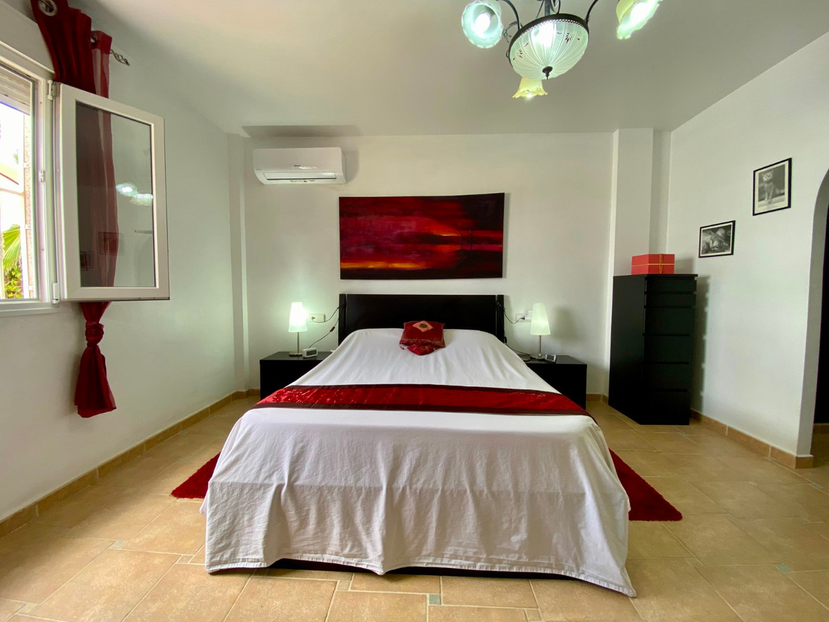 For sale - 3 Bedroom 2 Bathroom House - Detached Villa in Algorfa - Algorfa Centro  - Alicante