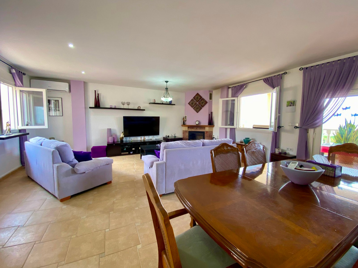 For sale - 3 Bedroom 2 Bathroom House - Detached Villa in Algorfa - Algorfa Centro  - Alicante