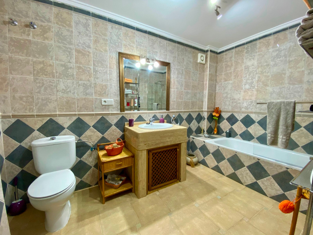 For sale - 3 Bedroom 2 Bathroom House - Detached Villa in Algorfa - Algorfa Centro  - Alicante