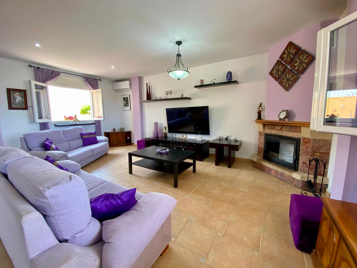 For sale - 3 Bedroom 2 Bathroom House - Detached Villa in Algorfa - Algorfa Centro  - Alicante