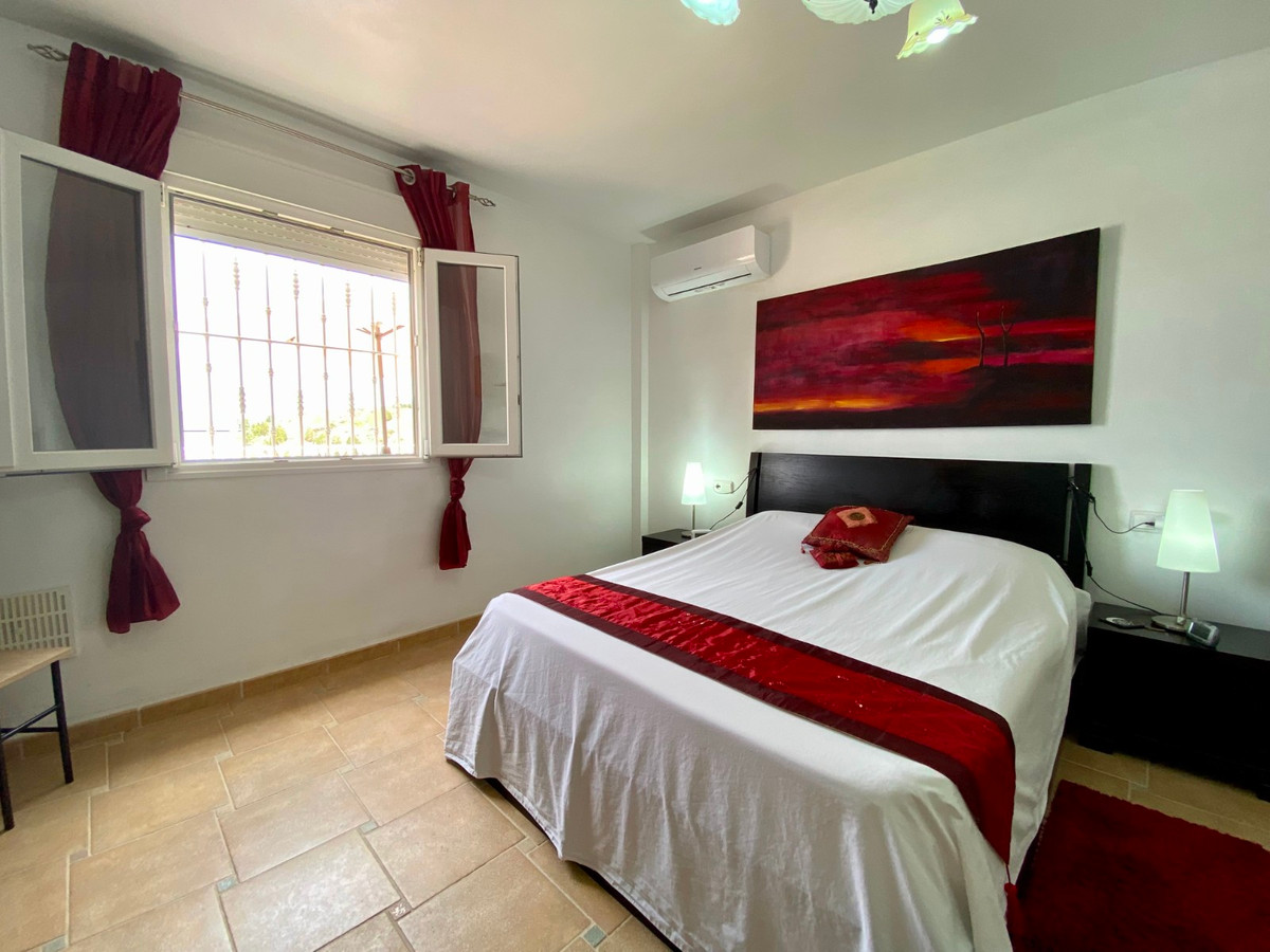 For sale - 3 Bedroom 2 Bathroom House - Detached Villa in Algorfa - Algorfa Centro  - Alicante