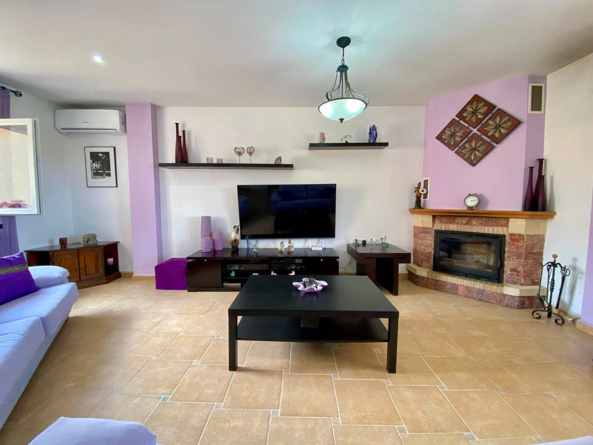 For sale - 3 Bedroom 2 Bathroom House - Detached Villa in Algorfa - Algorfa Centro  - Alicante