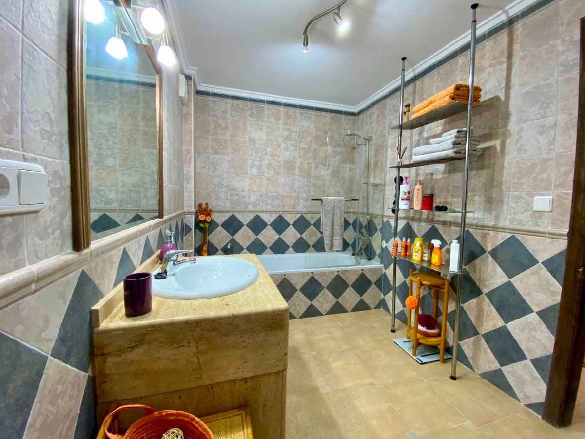 For sale - 3 Bedroom 2 Bathroom House - Detached Villa in Algorfa - Algorfa Centro  - Alicante