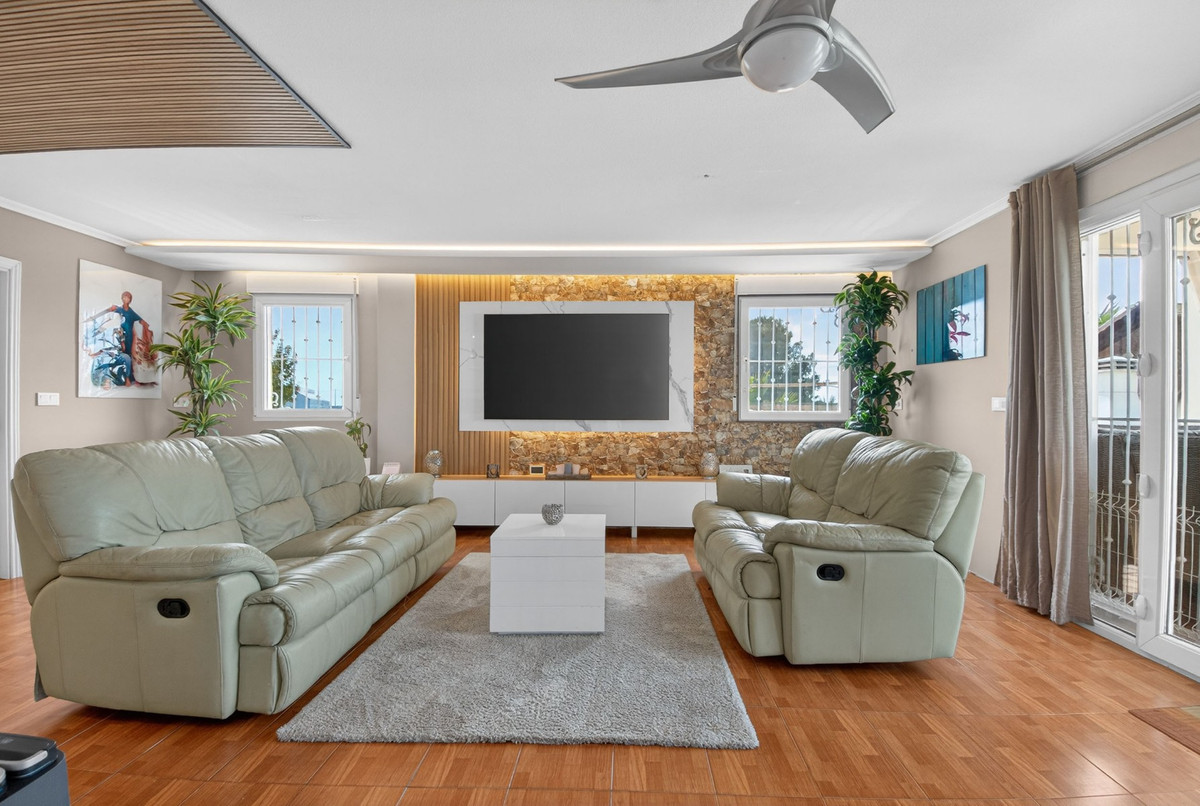 For sale - 5 Bedroom 3 Bathroom House - Finca - Cortijo in Crevillente - Crevillent - Crevillente - Crevillent Centro  - Alicante