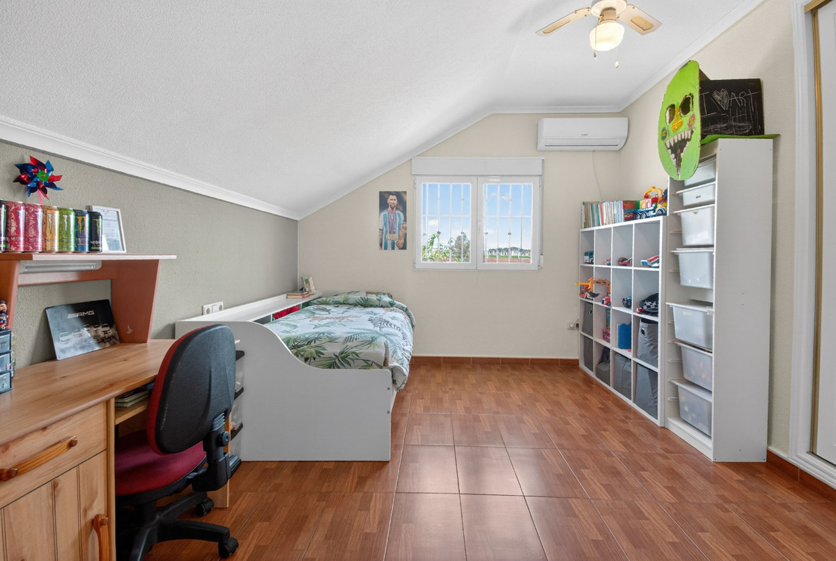 For sale - 5 Bedroom 3 Bathroom House - Finca - Cortijo in Crevillente - Crevillent - Crevillente - Crevillent Centro  - Alicante