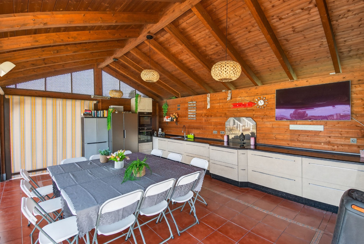 For sale - 5 Bedroom 3 Bathroom House - Finca - Cortijo in Crevillente - Crevillent - Crevillente - Crevillent Centro  - Alicante