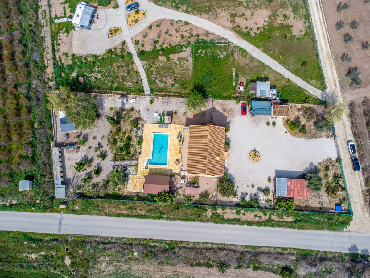 For sale - 5 Bedroom 3 Bathroom House - Finca - Cortijo in Crevillente - Crevillent - Crevillente - Crevillent Centro  - Alicante