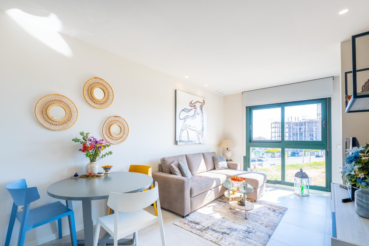 Sold - 2 Bedroom 2 Bathroom Apartment - Middle Floor Apartment in Orihuela - Mil Palmeras  - Alicante