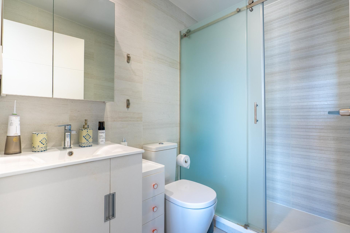 Sold - 2 Bedroom 2 Bathroom Apartment - Middle Floor Apartment in Orihuela - Mil Palmeras  - Alicante