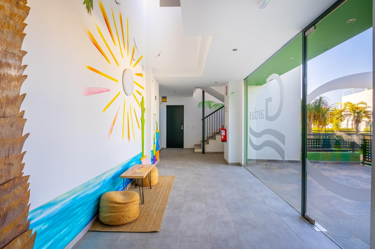 Sold - 2 Bedroom 2 Bathroom Apartment - Middle Floor Apartment in Orihuela - Mil Palmeras  - Alicante